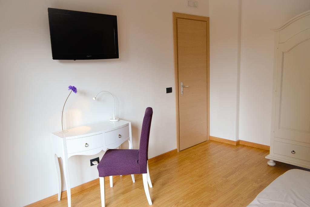 Policlinico Apartments Гравина-ди-Катания Номер фото